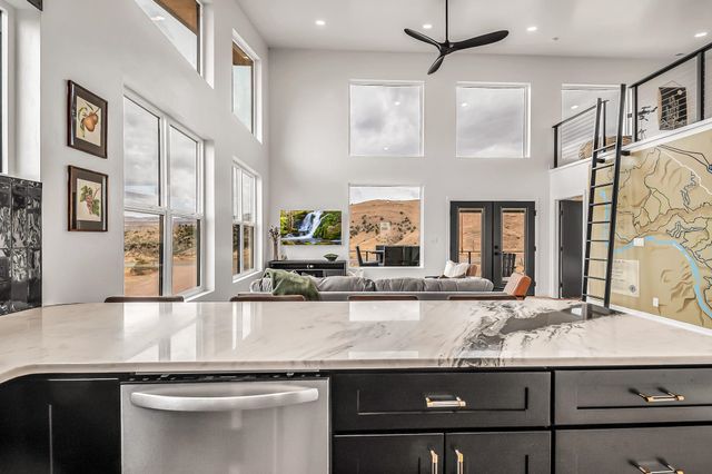 1260 Hawkeye Road, Loma, CO 81524