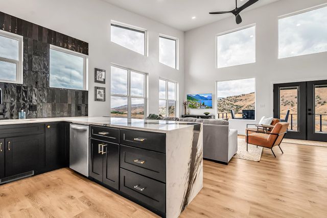 1260 Hawkeye Road, Loma, CO 81524