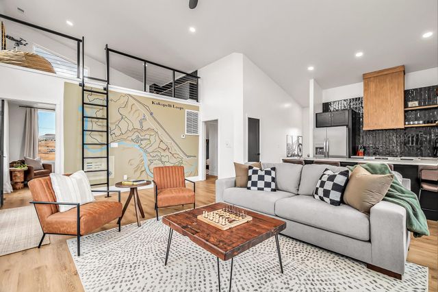 1260 Hawkeye Road, Loma, CO 81524