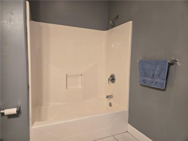 17201 E 32nd Street 9, Independence, MO 64055