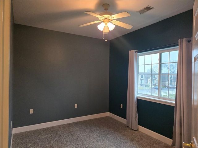 17201 E 32nd Street 9, Independence, MO 64055