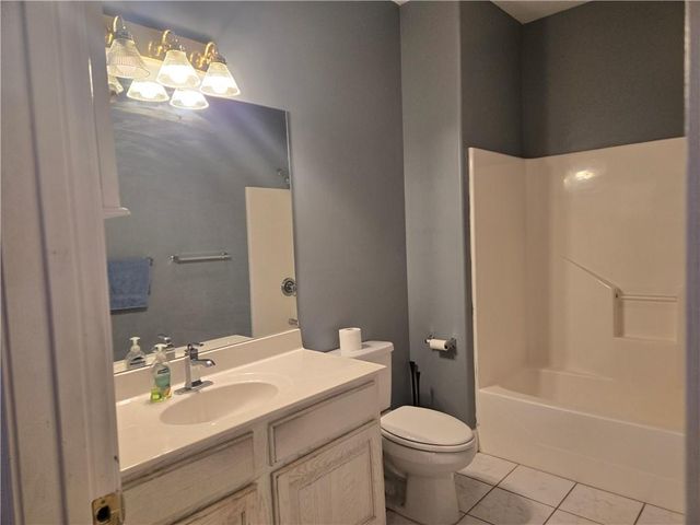 17201 E 32nd Street 9, Independence, MO 64055