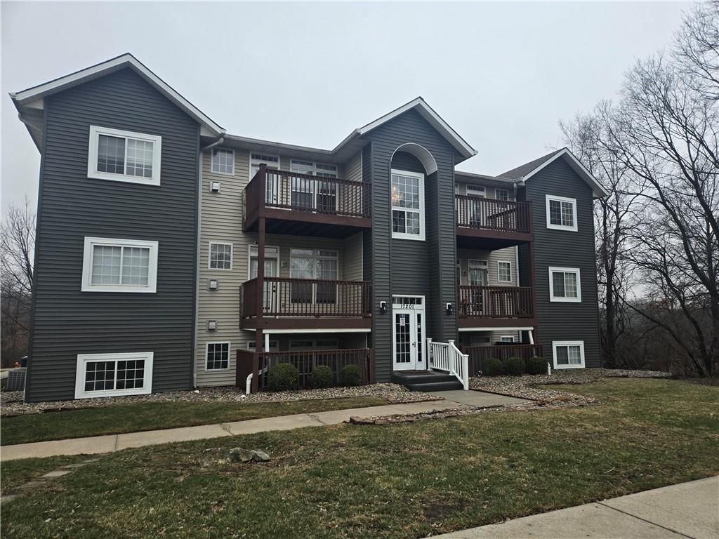 17201 E 32nd Street 9, Independence, MO 64055