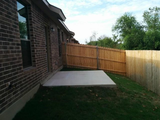 149 Creekside Villa DR, Kyle, TX 78640