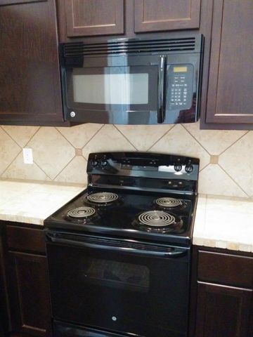 149 Creekside Villa DR, Kyle, TX 78640
