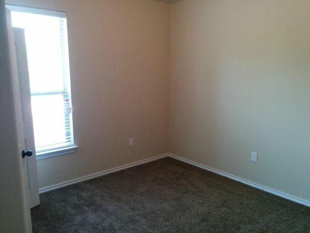 149 Creekside Villa DR, Kyle, TX 78640