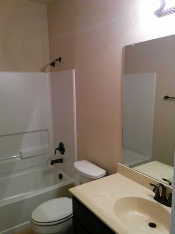 149 Creekside Villa DR, Kyle, TX 78640