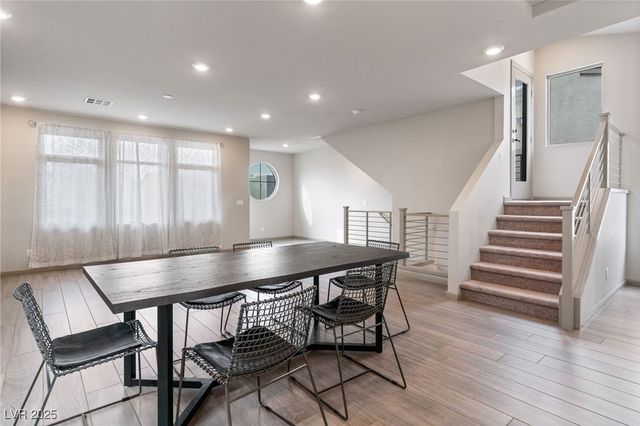 8176 Caldera Creek Street, Las Vegas, NV 89113