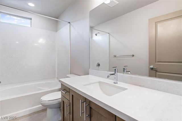 8176 Caldera Creek Street, Las Vegas, NV 89113