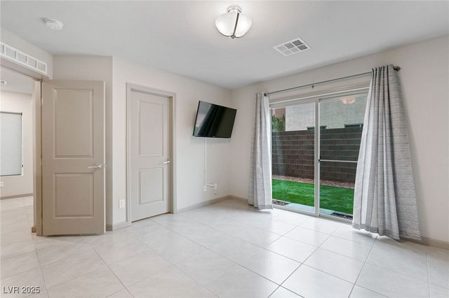 8176 Caldera Creek Street, Las Vegas, NV 89113