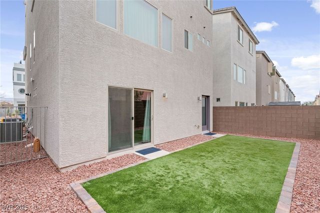 8176 Caldera Creek Street, Las Vegas, NV 89113