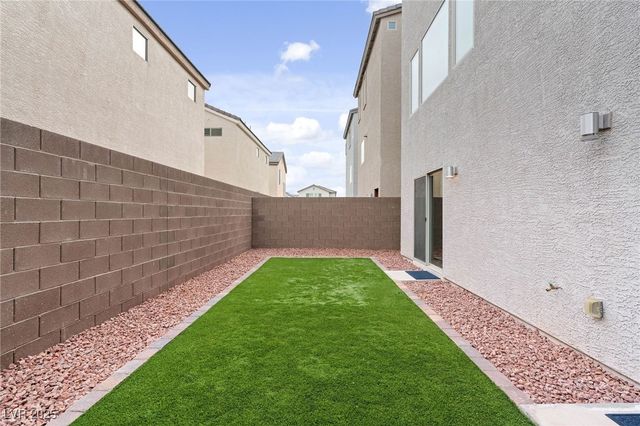 8176 Caldera Creek Street, Las Vegas, NV 89113