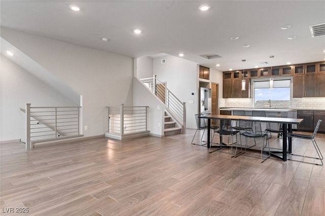 8176 Caldera Creek Street, Las Vegas, NV 89113