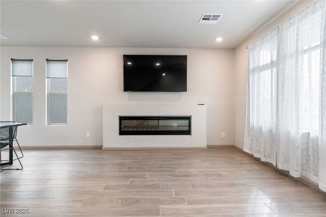 8176 Caldera Creek Street, Las Vegas, NV 89113