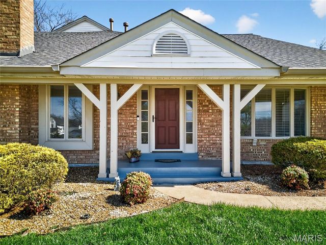 14991 Broadmont Drive, Chesterfield, MO 63017