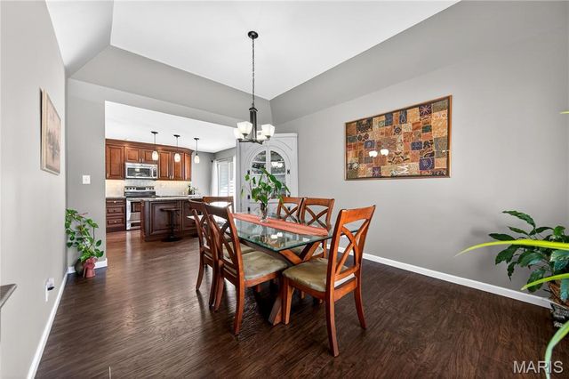 14991 Broadmont Drive, Chesterfield, MO 63017