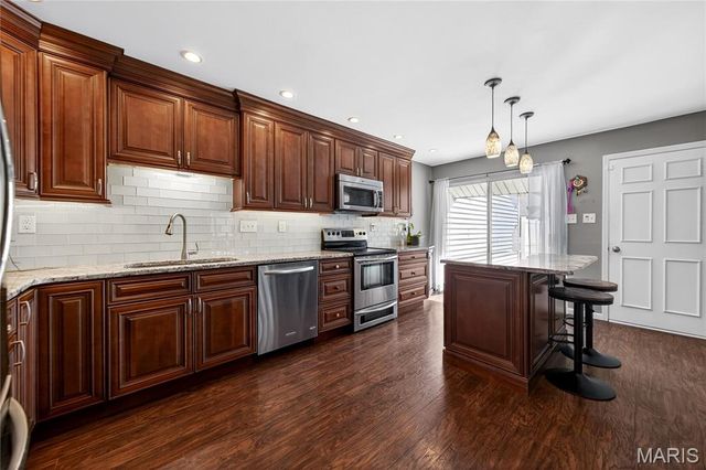 14991 Broadmont Drive, Chesterfield, MO 63017