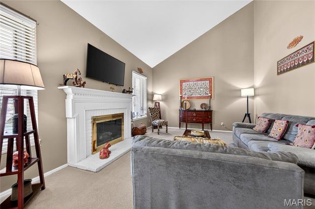 14991 Broadmont Drive, Chesterfield, MO 63017