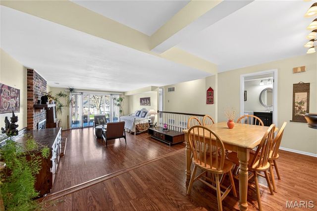 14991 Broadmont Drive, Chesterfield, MO 63017