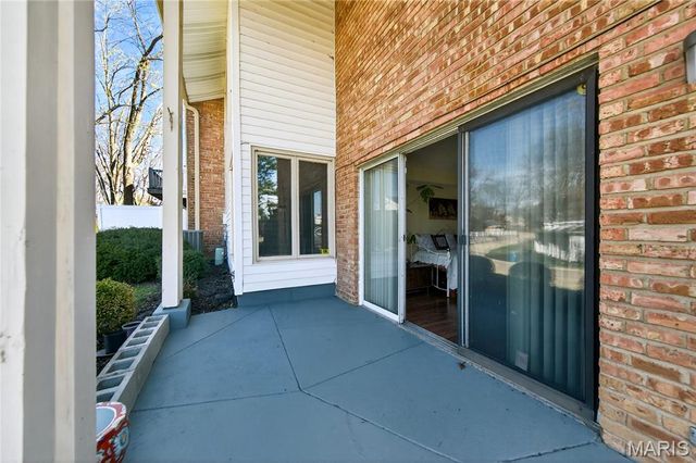 14991 Broadmont Drive, Chesterfield, MO 63017