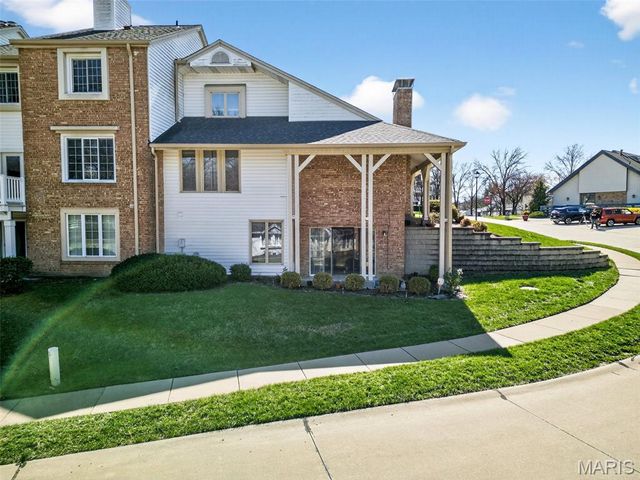14991 Broadmont Drive, Chesterfield, MO 63017