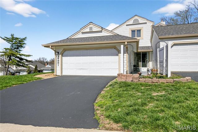 14991 Broadmont Drive, Chesterfield, MO 63017