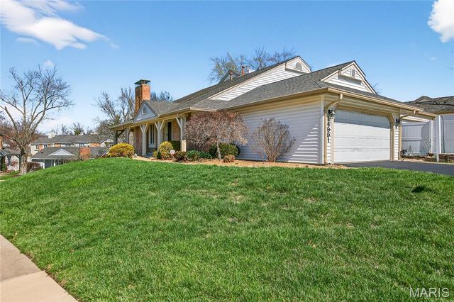 14991 Broadmont Drive, Chesterfield, MO 63017