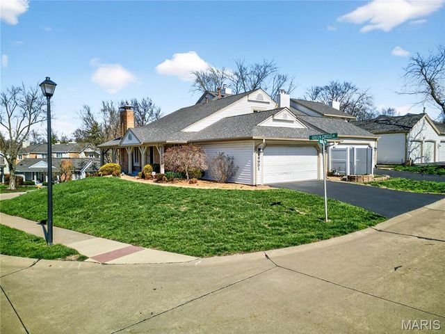 14991 Broadmont Drive, Chesterfield, MO 63017