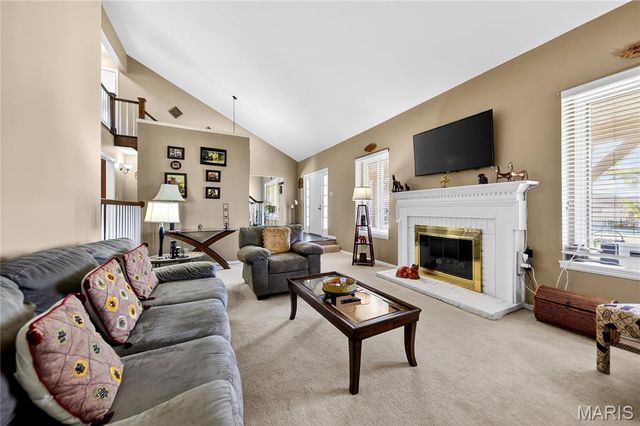 14991 Broadmont Drive, Chesterfield, MO 63017