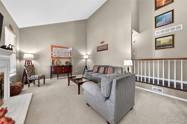 14991 Broadmont Drive, Chesterfield, MO 63017