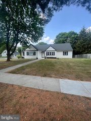 121 UNIVERSITY BLVD, Glassboro, NJ 08028