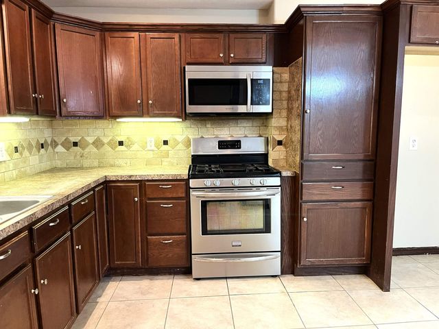 1128 S Sedgwick, Wichita, KS 67213