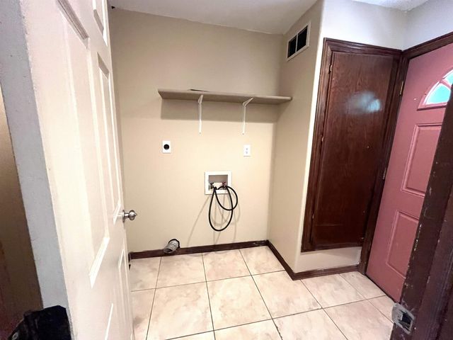 1128 S Sedgwick, Wichita, KS 67213