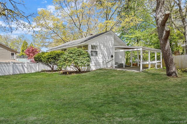 5 Birch Court, Riverhead, NY 11901