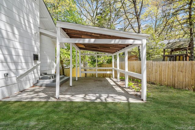 5 Birch Court, Riverhead, NY 11901