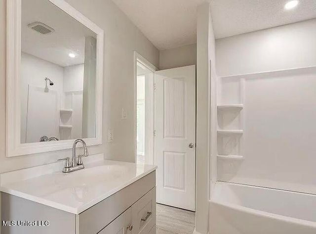 6535 Lakeshore Road, Bay Saint Louis, MS 39520