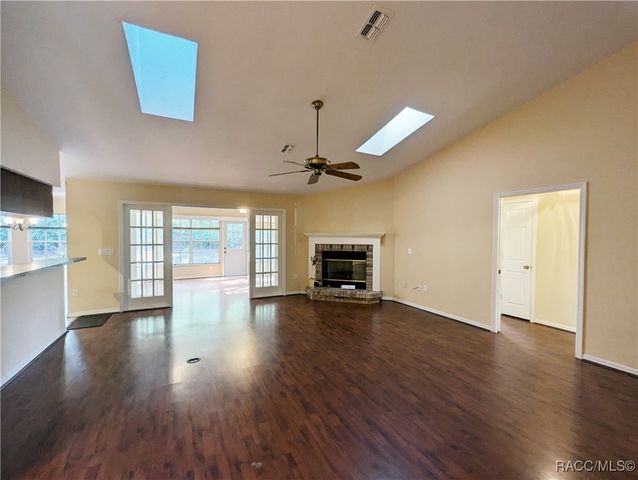 3 Graytwig Court W, Homosassa, FL 34446