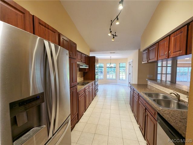 3 Graytwig Court W, Homosassa, FL 34446