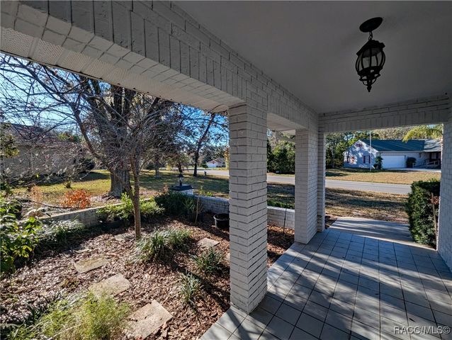 3 Graytwig Court W, Homosassa, FL 34446