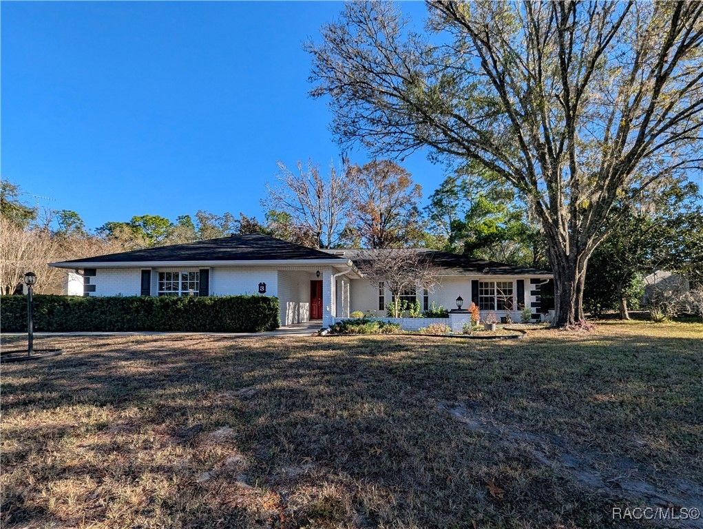 3 Graytwig Court W, Homosassa, FL 34446