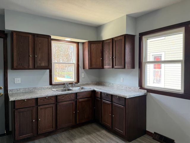 928 North Avenue, Rockford, IL 61103