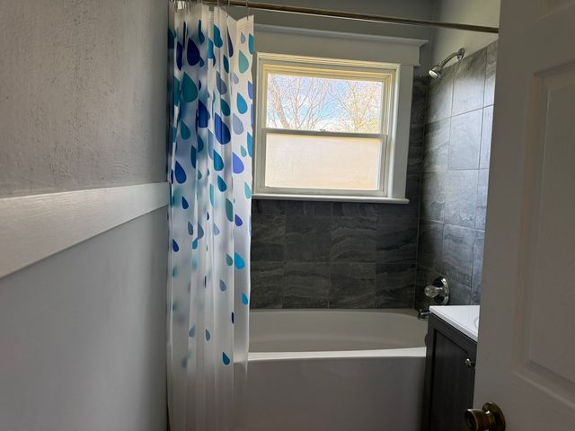 928 North Avenue, Rockford, IL 61103