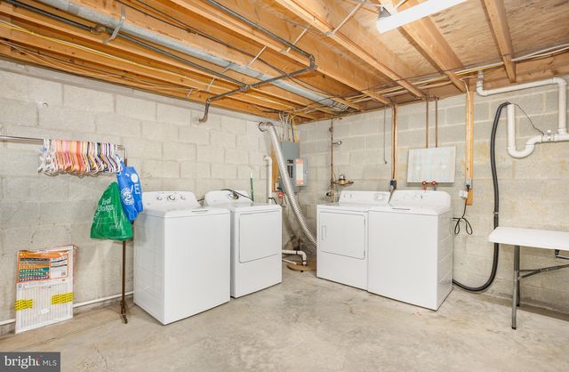 236 KENNEDY CT, Hanover, PA 17331