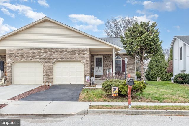 236 KENNEDY CT, Hanover, PA 17331