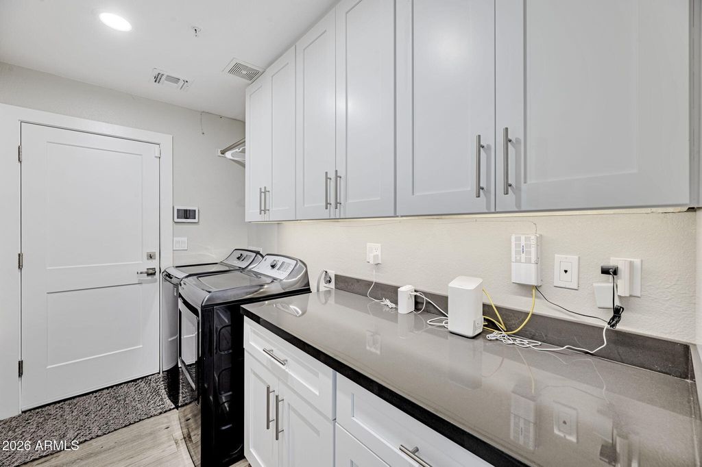 Image 16 of property listing at 18793 N 93RD Street, Scottsdale, AZ 85255