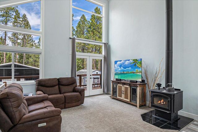 17168 Island Loop Way, Bend, OR 97707