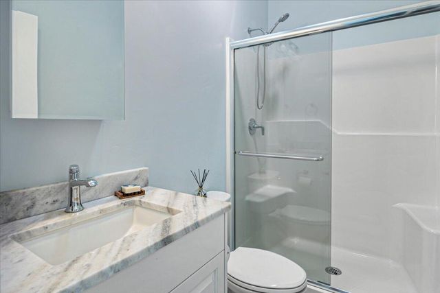 17168 Island Loop Way, Bend, OR 97707