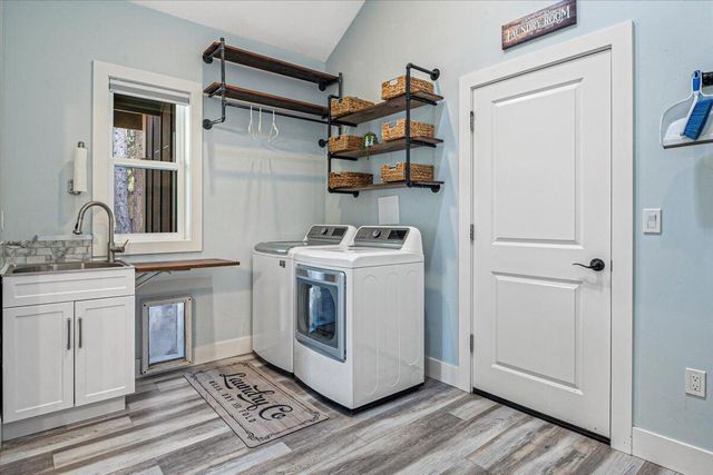 17168 Island Loop Way, Bend, OR 97707