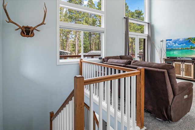 17168 Island Loop Way, Bend, OR 97707