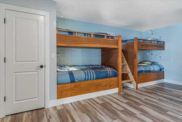 17168 Island Loop Way, Bend, OR 97707